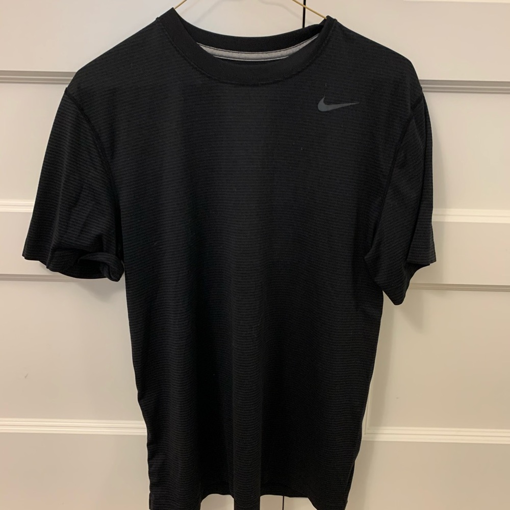Men’s Nike stripped T-shirt